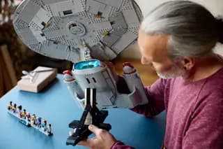 Star Trek: U. S.S. Enterprise NCC-1701-D LEGO-set afbeelding 22