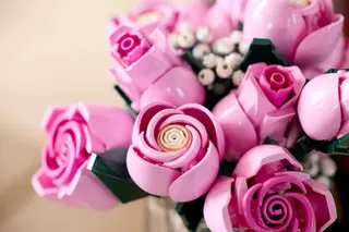 Roze rozenboeket LEGO-set afbeelding 7