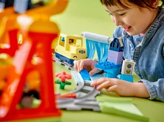 Grote interactieve buurttrein LEGO-set afbeelding 7