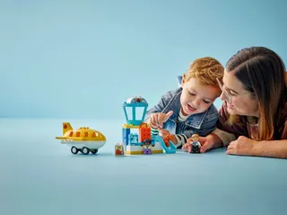 Voor het eerst op het vliegveld LEGO-set afbeelding 7