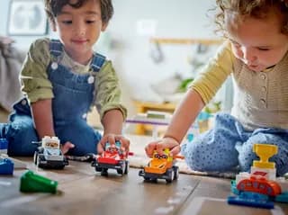F1 team racewagens en coureurs LEGO-set afbeelding 8