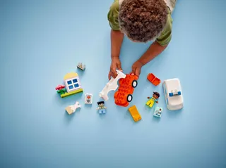 Ambulance met chauffeur LEGO-set afbeelding 3
