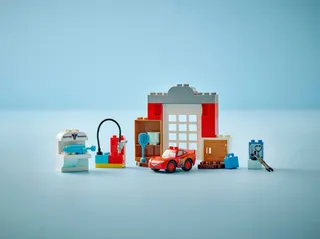McQueens bezoek aan Docs garage LEGO-set afbeelding 7