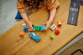 Blauwe politiemotor LEGO-set afbeelding 5
