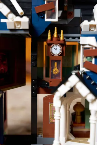 Stranger Things: Het huis van de familie Creel LEGO-set afbeelding 8
