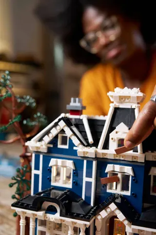 Stranger Things: Het huis van de familie Creel LEGO-set afbeelding 11