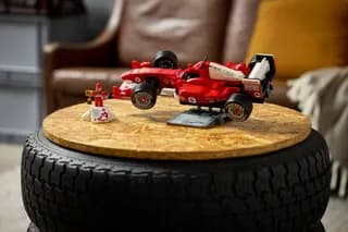 Ferrari F2004 en Michael Schumacher LEGO-set afbeelding 16