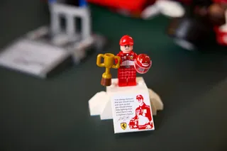 Ferrari F2004 en Michael Schumacher LEGO-set afbeelding 8