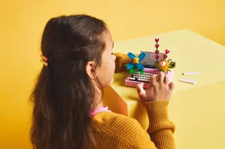 Typemachine met bloemen LEGO-set afbeelding 5