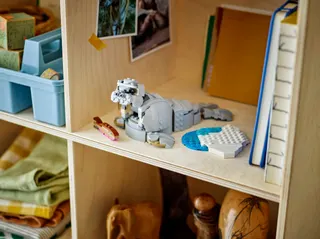 Wilde dieren: machtige neushoorn met vogels LEGO-set afbeelding 9