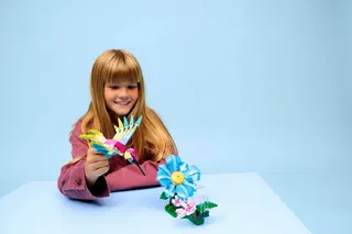 Wilde dieren: kleurrijke kolibrie LEGO-set afbeelding 8