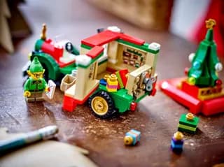 Santa's Delivery Truck LEGO-set afbeelding 4