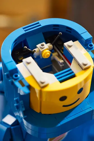 Grote blauwe minifiguur van een astronaut LEGO-set afbeelding 8