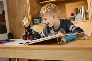 Monster Jam Grave Digger vuur en ijs LEGO-set afbeelding 8