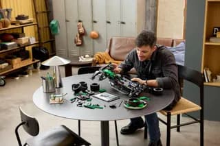 Aston Martin Aramco AMR25 F1 auto LEGO-set afbeelding 5