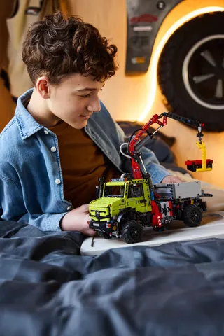 Mercedes-Benz Unimog U 5023 met kraan LEGO-set afbeelding 11