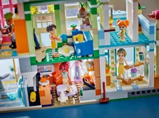 Heartlake City appartementen en winkels LEGO-set afbeelding 9