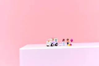 Eenhoorn taartenbezorgauto LEGO-set afbeelding 8