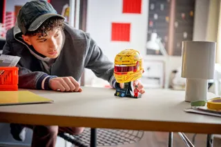 Scuderia Ferrari HP helm van Lewis Hamilton LEGO-set afbeelding 9