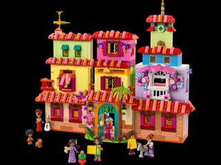 The Magical Madrigal House LEGO-set