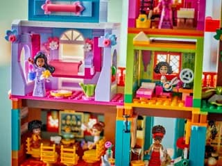 The Magical Madrigal House LEGO-set afbeelding 10