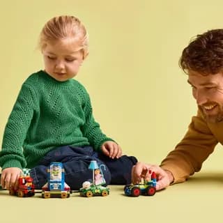 Toy Story feesttrein en RC auto LEGO-set afbeelding 7