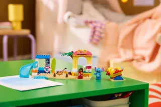Strandplezier met Lilo en Stitch LEGO-set afbeelding 10