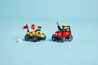 Pizza vs. Fire Truck Race Car Pack LEGO-set afbeelding 5