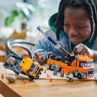 Zware sleepwagen met kraan LEGO-set afbeelding 7