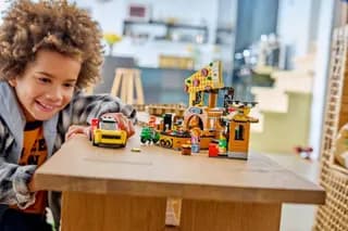 Pizzacentrale met voertuigen LEGO-set afbeelding 9