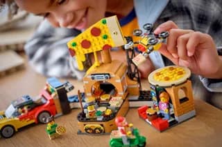 Pizzacentrale met voertuigen LEGO-set afbeelding 10