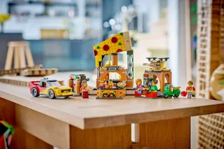 Pizzacentrale met voertuigen LEGO-set afbeelding 11
