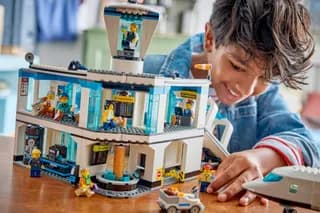 Luchthaven met vliegtuig LEGO-set afbeelding 9