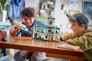 Luchthaven met vliegtuig LEGO-set afbeelding 10