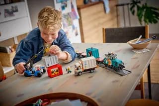Containertrein met kraan en vrachtwagen LEGO-set afbeelding 9