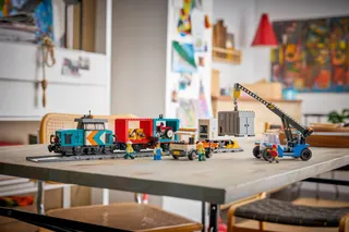 Containertrein met kraan en vrachtwagen LEGO-set afbeelding 11