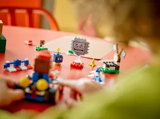 Mario Kart - Interactieve LEGO Mario en standaardkart LEGO-set afbeelding 5