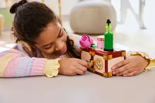 Glinda & Elphaba's Dormitory LEGO-set afbeelding 9