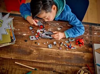 Captain America vs. Red Hulk Battle LEGO-set afbeelding 8