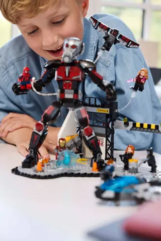 Captain America: Civil War actiescène LEGO-set afbeelding 6