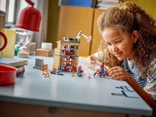 Het appartement van Peter Parker LEGO-set afbeelding 3