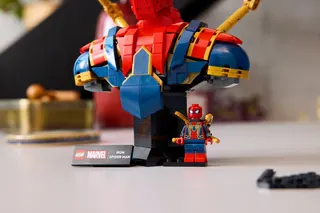 Iron Spider-Man buste LEGO-set afbeelding 3