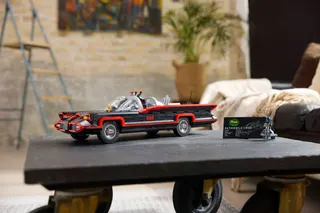 Batman: de klassieke tv-serie Batmobile LEGO-set afbeelding 4