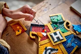 Hogwarts House Crest LEGO-set afbeelding 9