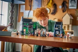 Verdonkeremaansteeg tovenaarswinkels LEGO-set afbeelding 11