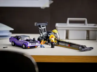 Mopar Dodge//SRT Top Fuel Dragster and 1970 Dodge Challenger T/A LEGO-set afbeelding 8