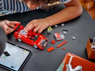 Ferrari F40 supercar LEGO-set afbeelding 6