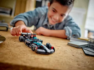 Mercedes-AMG F1 W15 racewagen LEGO-set afbeelding 8