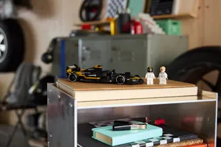 APXGP team racewagen uit F1 The Movie LEGO-set afbeelding 11