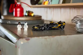 APXGP team racewagen uit F1 The Movie LEGO-set afbeelding 12